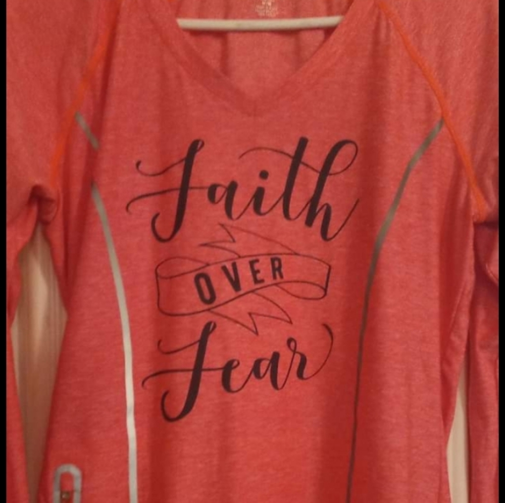 Long sleeved medium fitted shirt